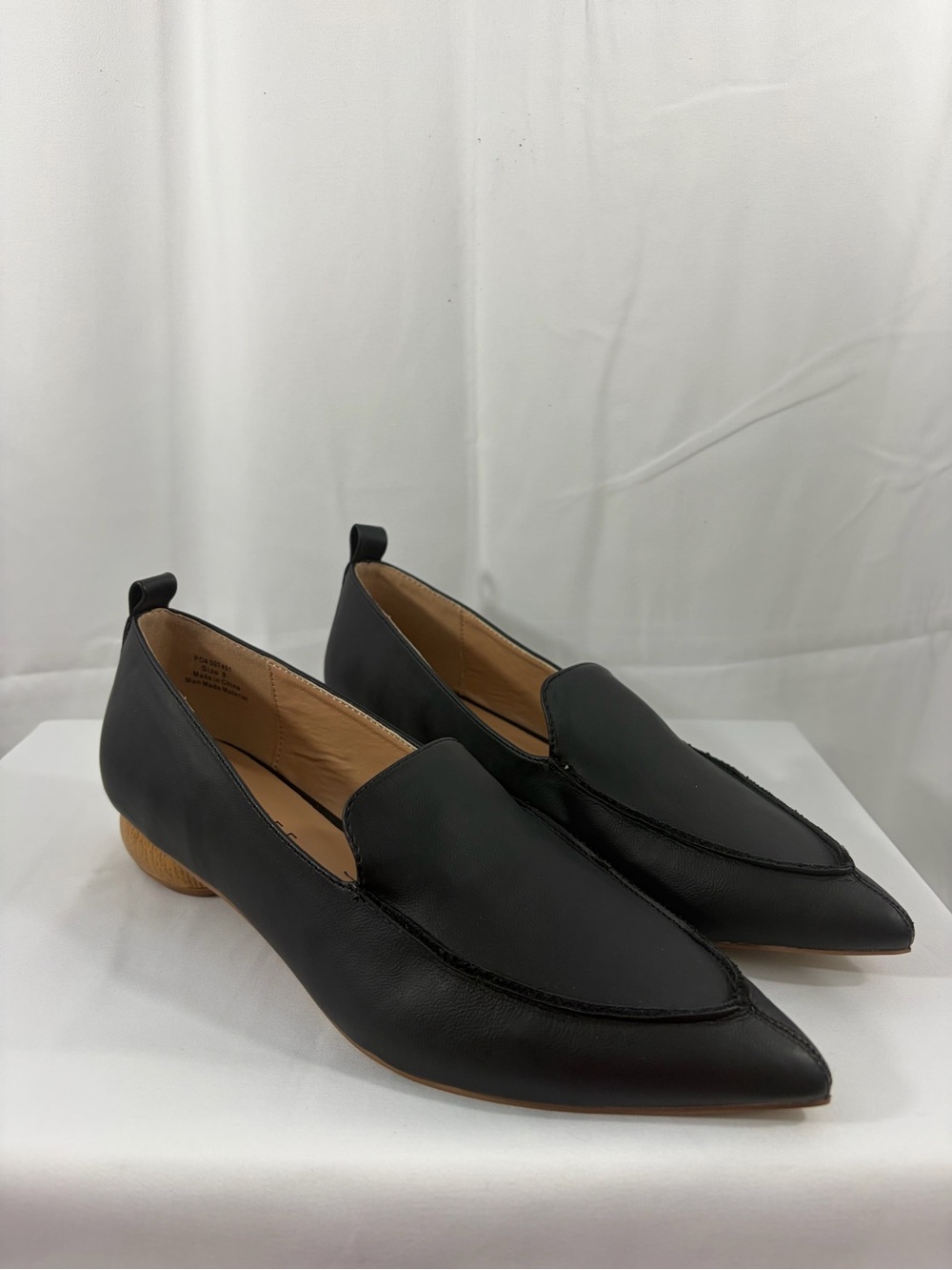 NWT Journee Women’s Size 8 Black Pointed Toe Flats